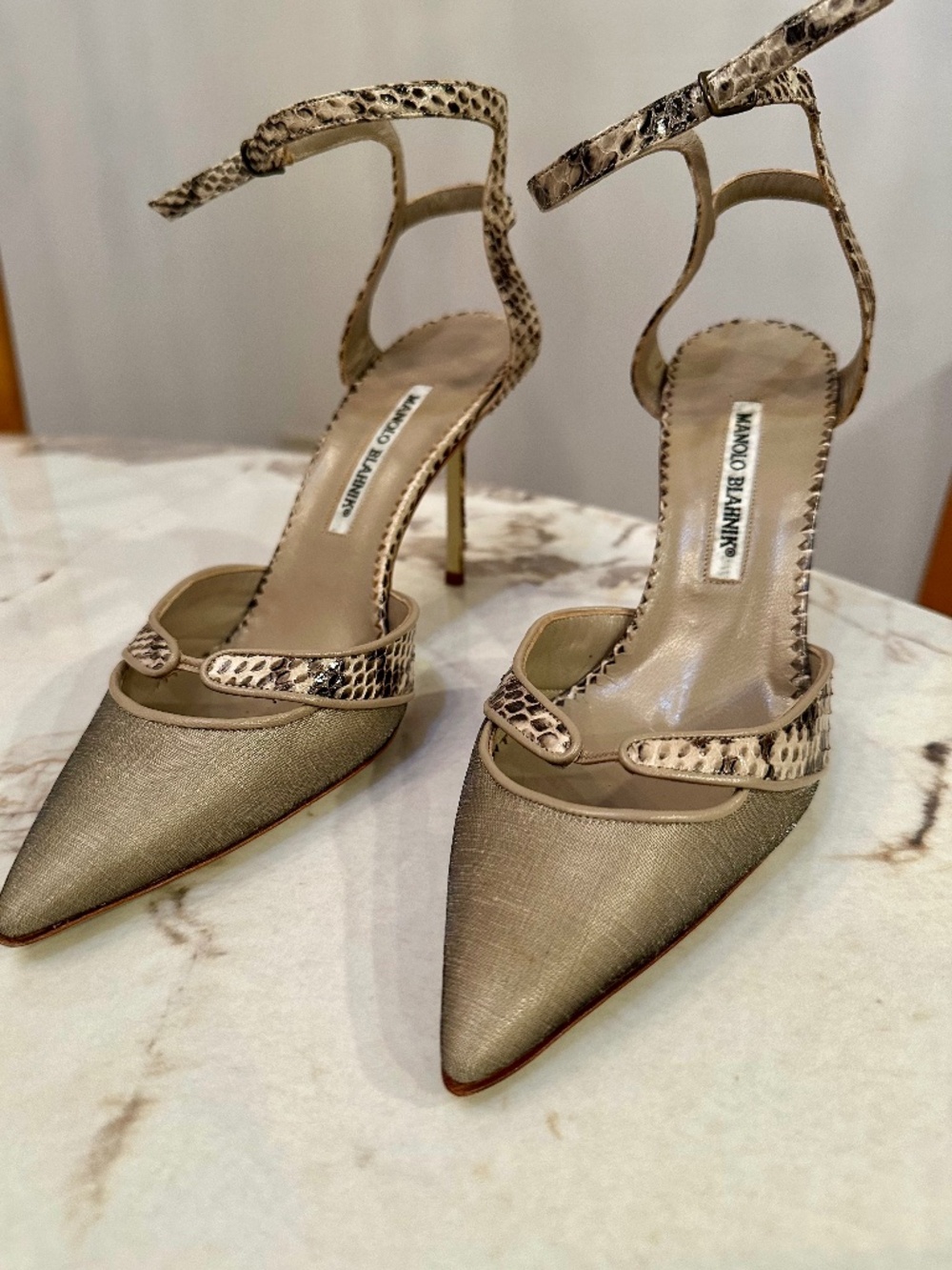 Jimmy Choo cream & tan heels with black snake-embossed heel size 9.5 counter #co